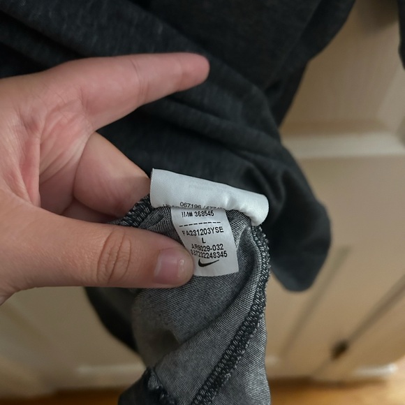 Nike Womens Black/ Gray marbled T-Shirt - Picture 6 of 6